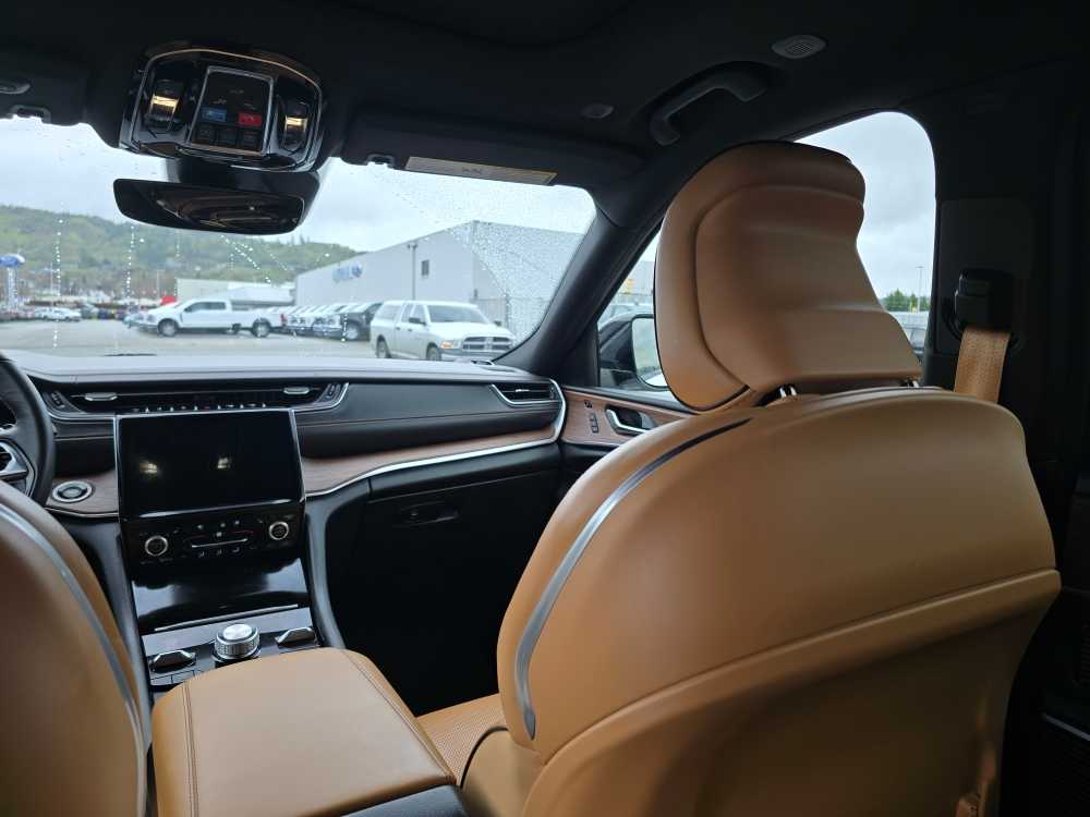 Thumbnail: 2022 Jeep Grand Cherokee - 13