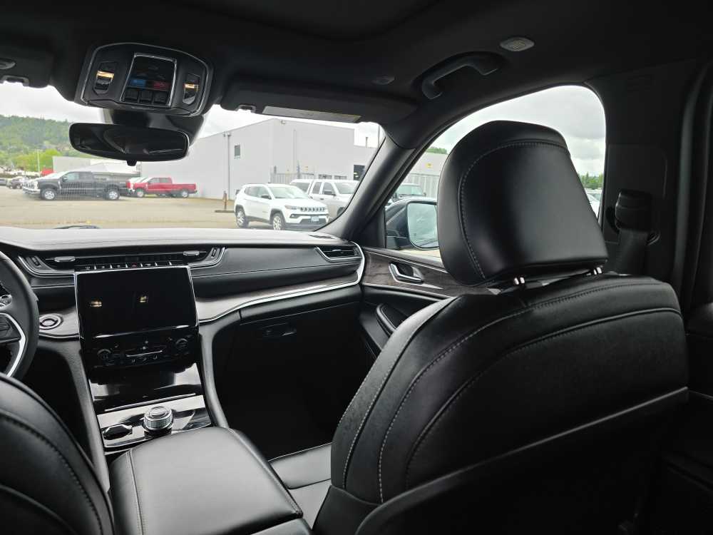 Thumbnail: 2024 Jeep Grand Cherokee - 13