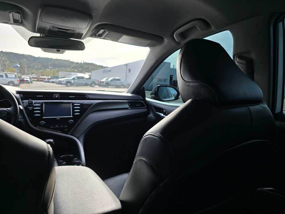 2020 Toyota Camry SE 14