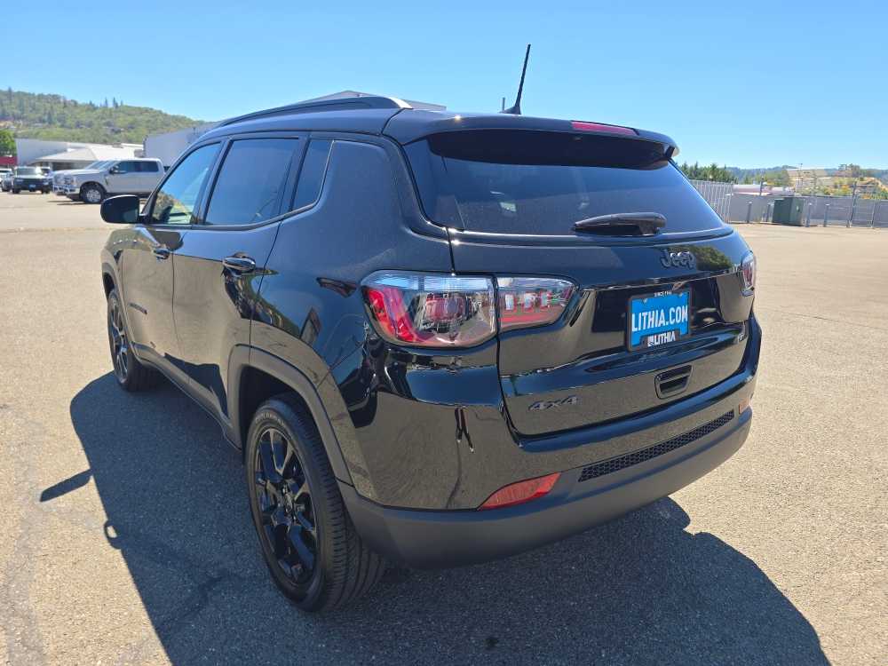 Thumbnail: 2026 Jeep Compass - 3