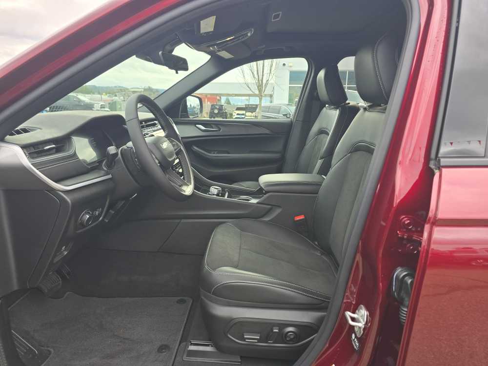 Thumbnail: 2025 Jeep Grand Cherokee - 9