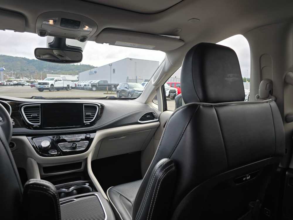 Thumbnail: 2024 Chrysler Pacifica - 14
