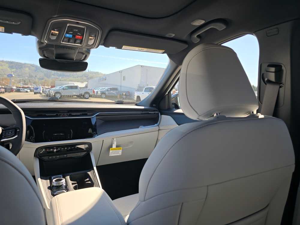 Thumbnail: 2026 Jeep Cherokee - 14