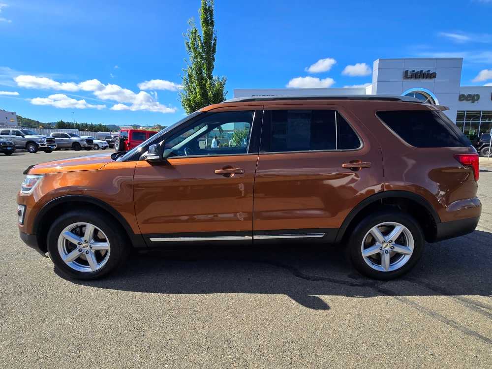 Used 2017 Ford Explorer XLT with VIN 1FM5K8D89HGD07857 for sale in Roseburg, OR