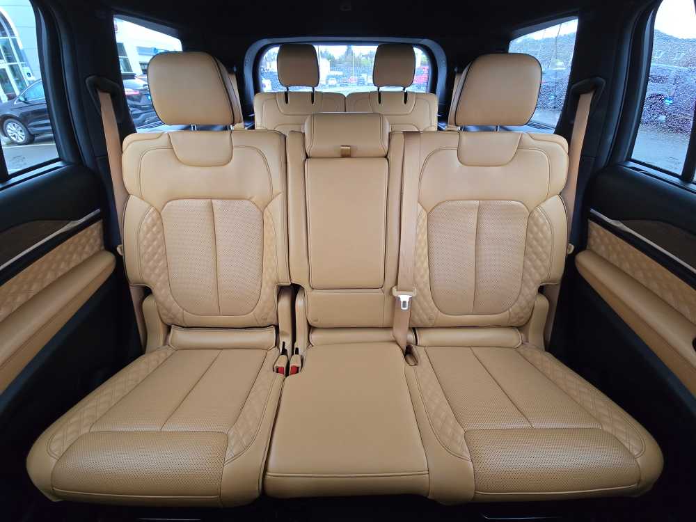 Thumbnail: 2022 Jeep Grand Cherokee - 17