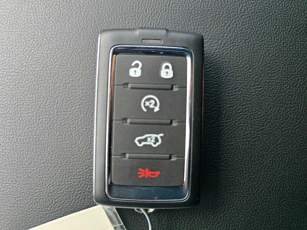 Thumbnail: 2025 Jeep Grand Cherokee - 21