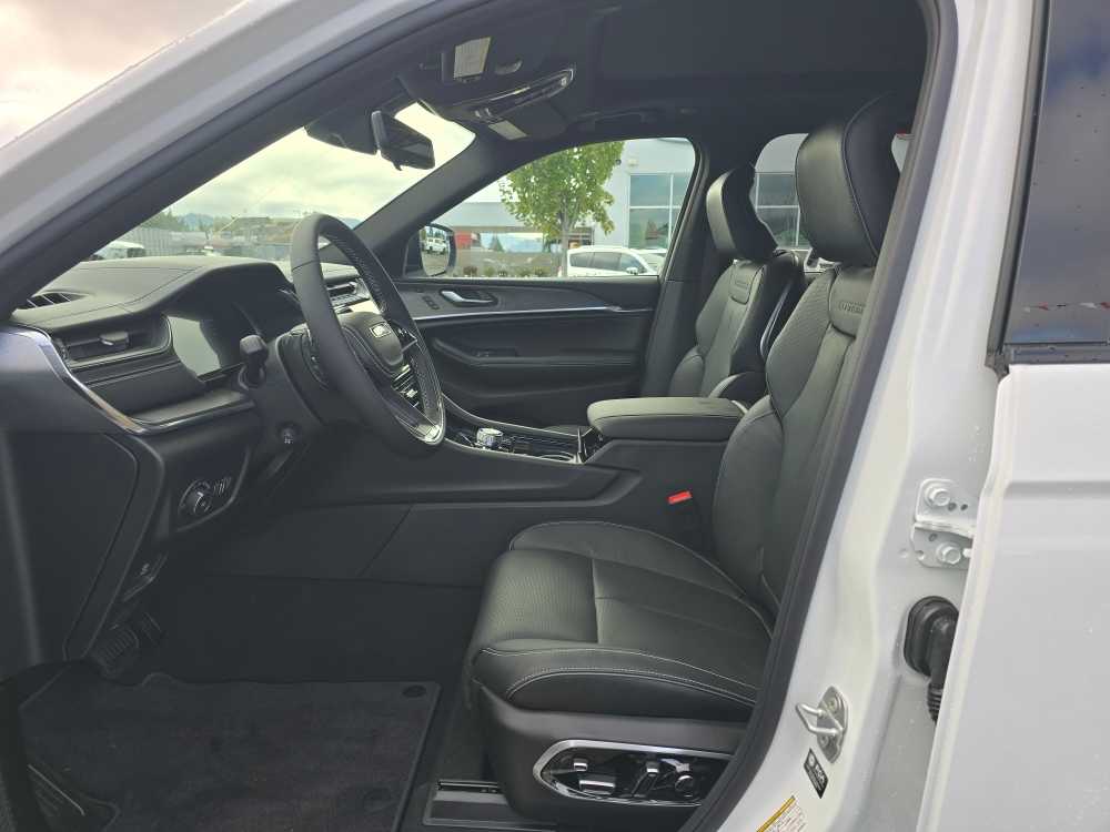 Thumbnail: 2025 Jeep Grand Cherokee - 9