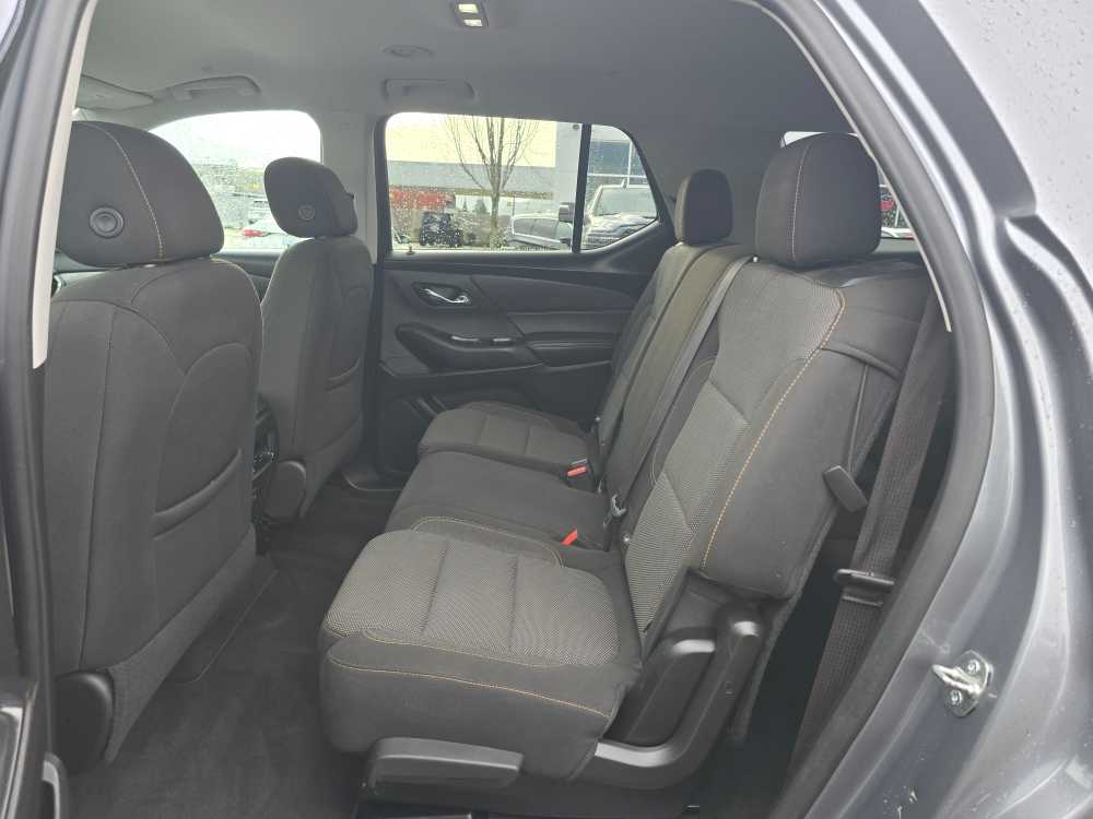 Thumbnail: 2021 Chevrolet Traverse - 16