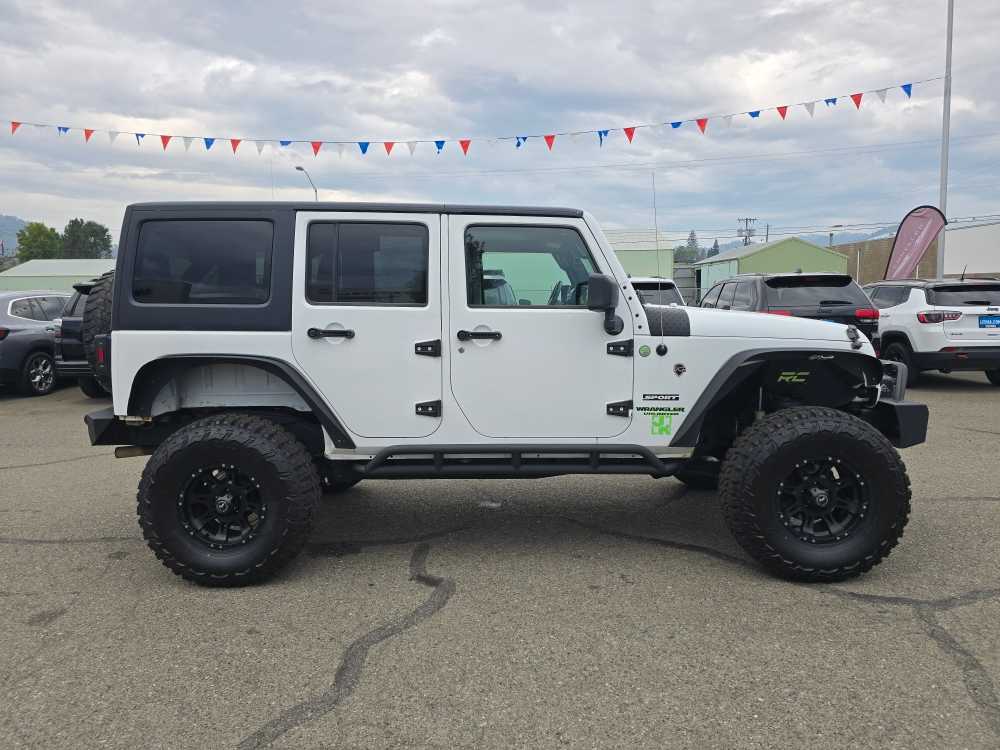 Thumbnail: 2013 Jeep Wrangler - 6