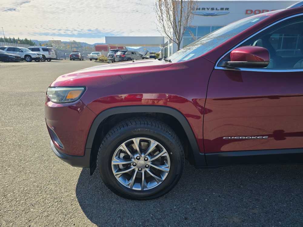 Thumbnail: 2021 Jeep Cherokee - 18