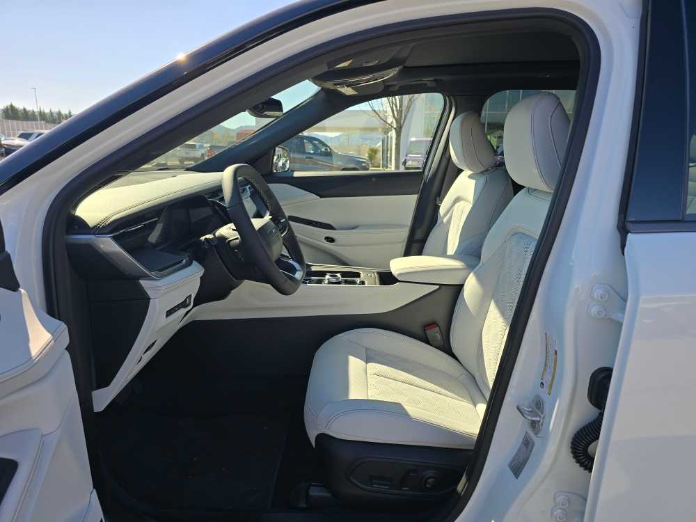 Thumbnail: 2026 Jeep Cherokee - 8