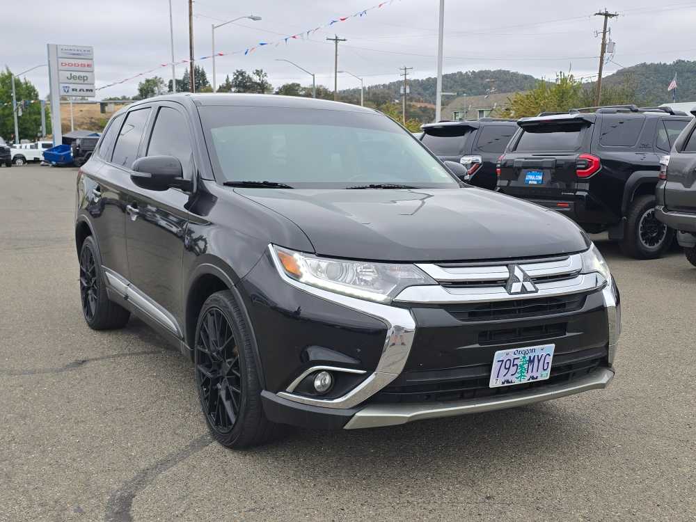 Thumbnail: 2018 Mitsubishi Outlander - 4
