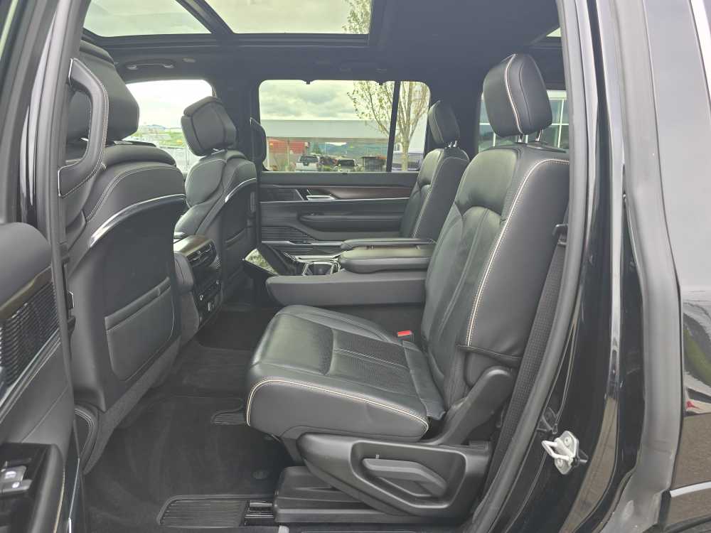 Thumbnail: 2023 Jeep Grand Wagoneer - 16