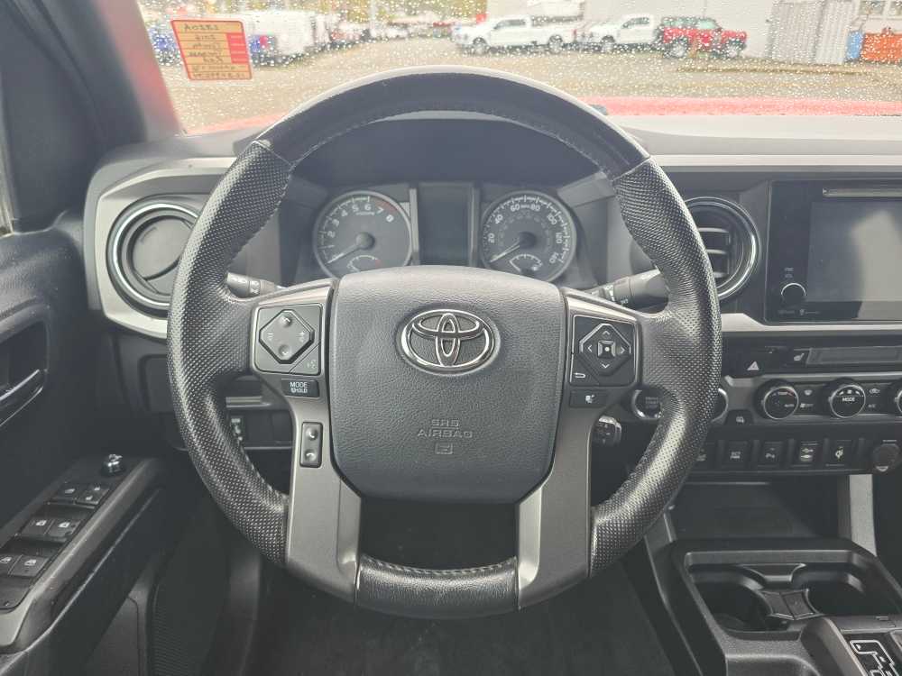 Thumbnail: 2016 Toyota Tacoma - 11