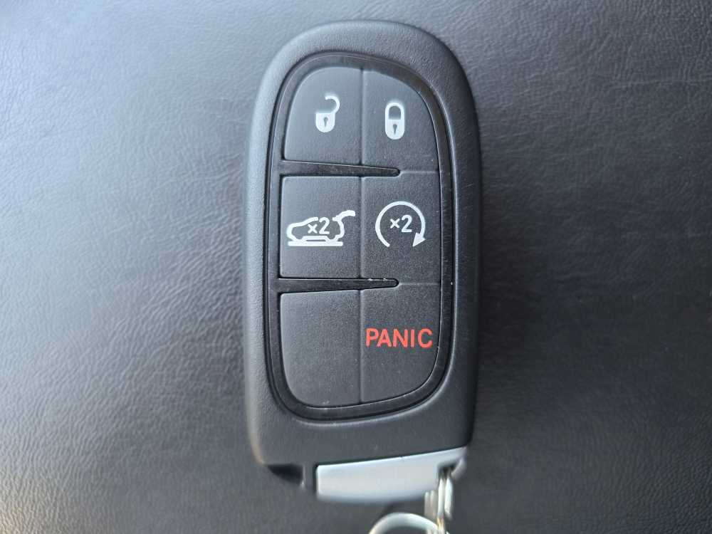 Thumbnail: 2021 Jeep Cherokee - 21