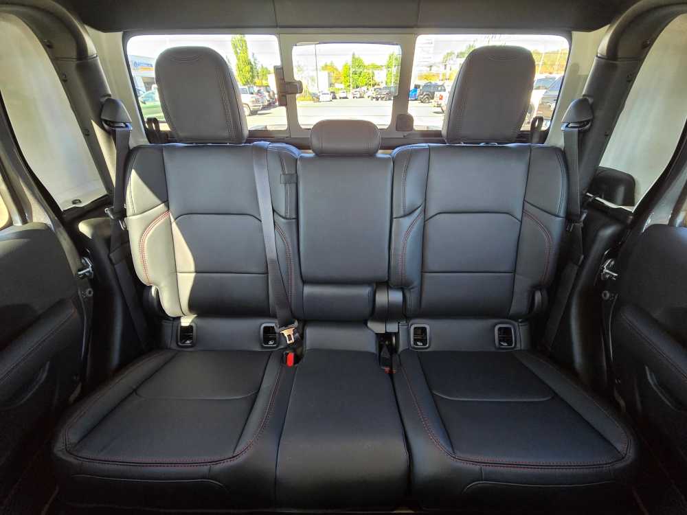 Thumbnail: 2025 Jeep Gladiator - 17