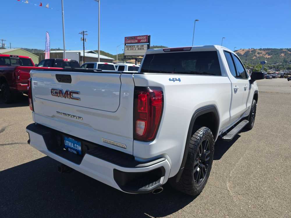 Thumbnail: 2022 GMC Sierra 1500 - 4