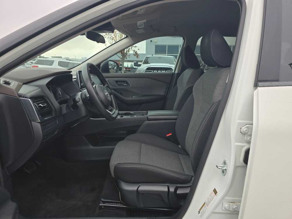 Thumbnail: 2022 Nissan Rogue - 9