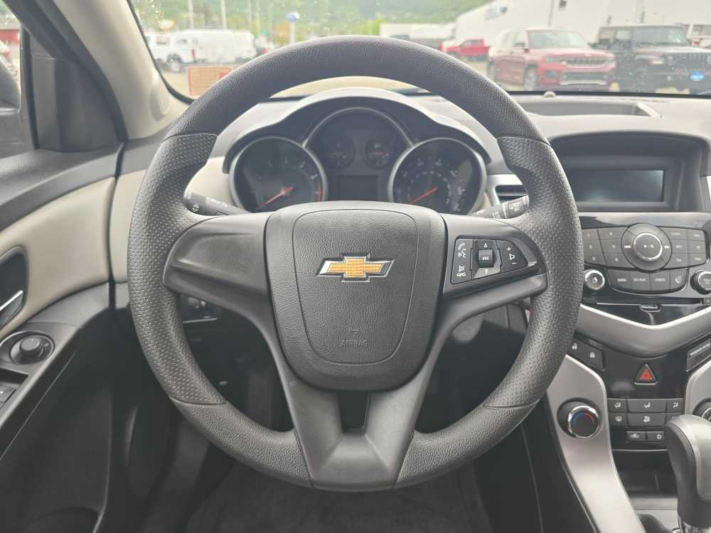 Thumbnail: 2014 Chevrolet Cruze - 12