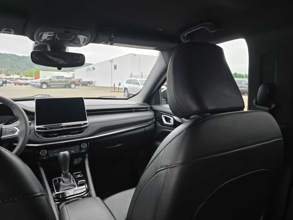 Thumbnail: 2022 Jeep Compass - 14