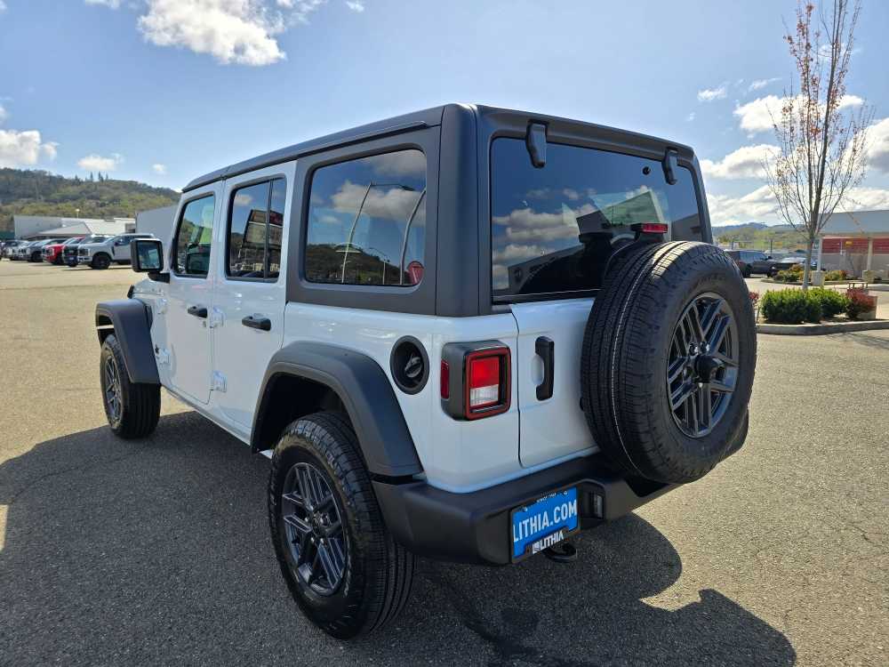 2025 Jeep Wrangler Sport photo 3