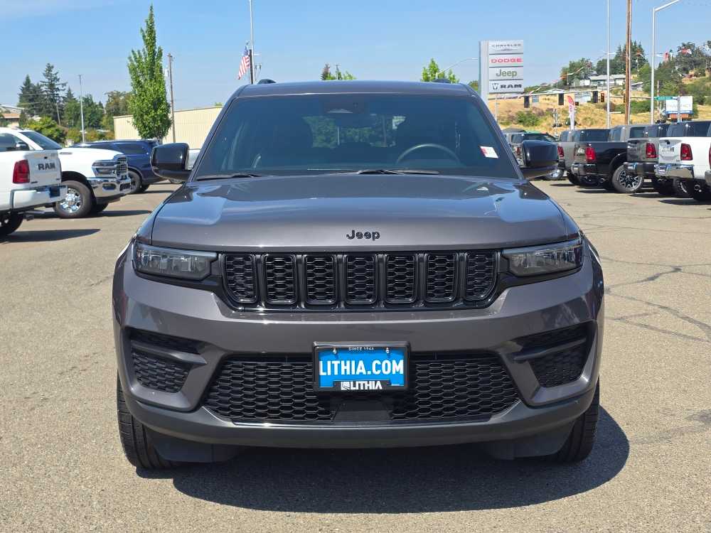 Thumbnail: 2023 Jeep Grand Cherokee - 7
