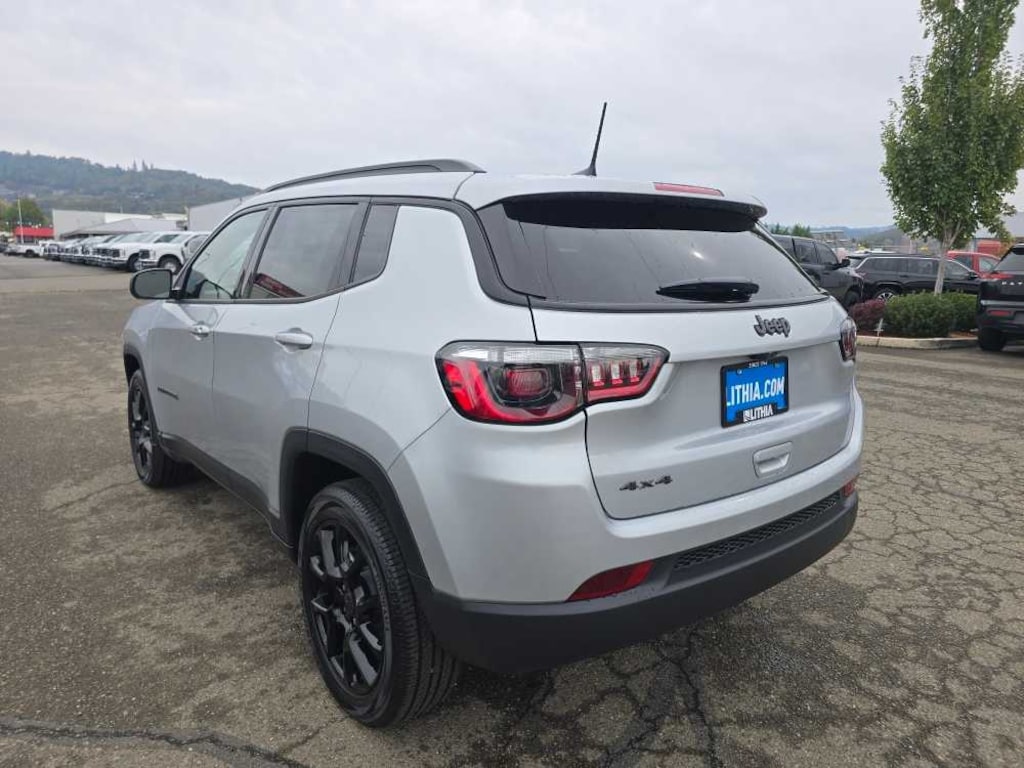 New 2026 Jeep Compass Latitude Sport Utility
