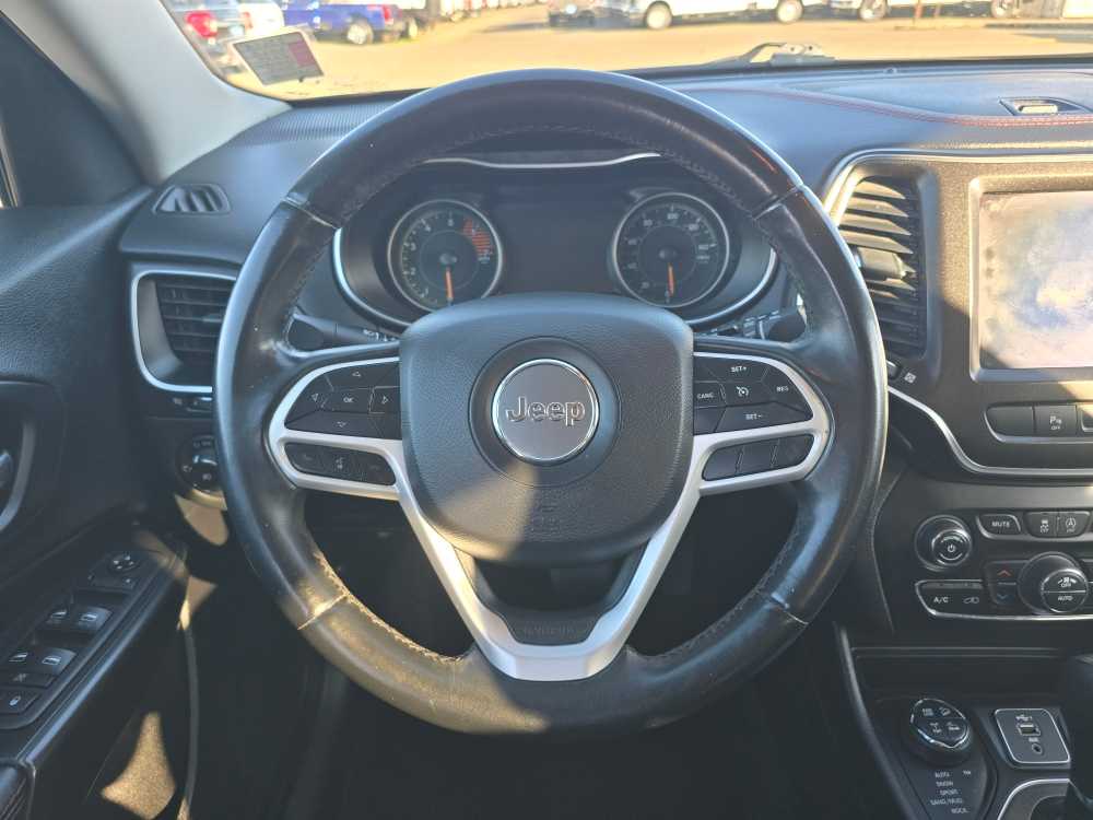 Thumbnail: 2020 Jeep Cherokee - 11