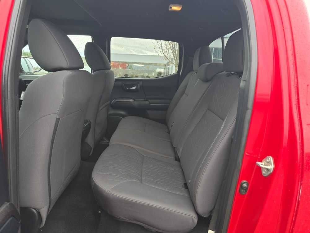 Thumbnail: 2016 Toyota Tacoma - 16