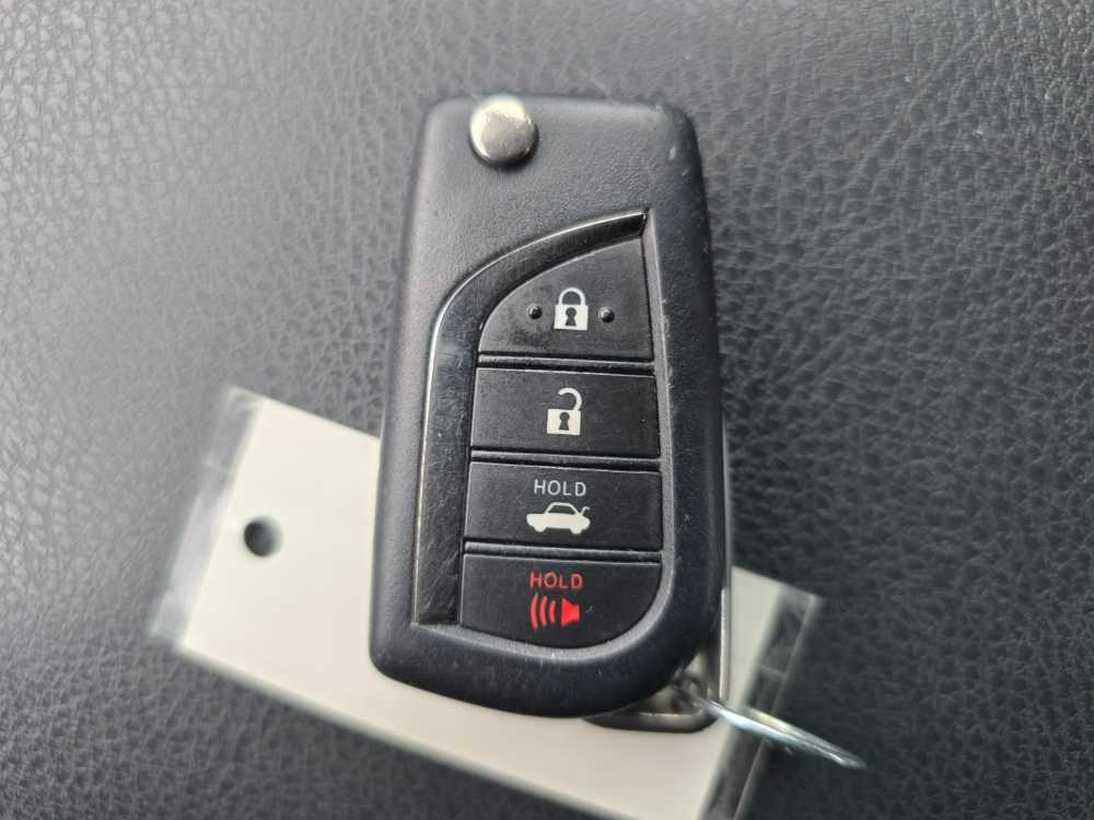 Thumbnail: 2021 Toyota Camry - 21