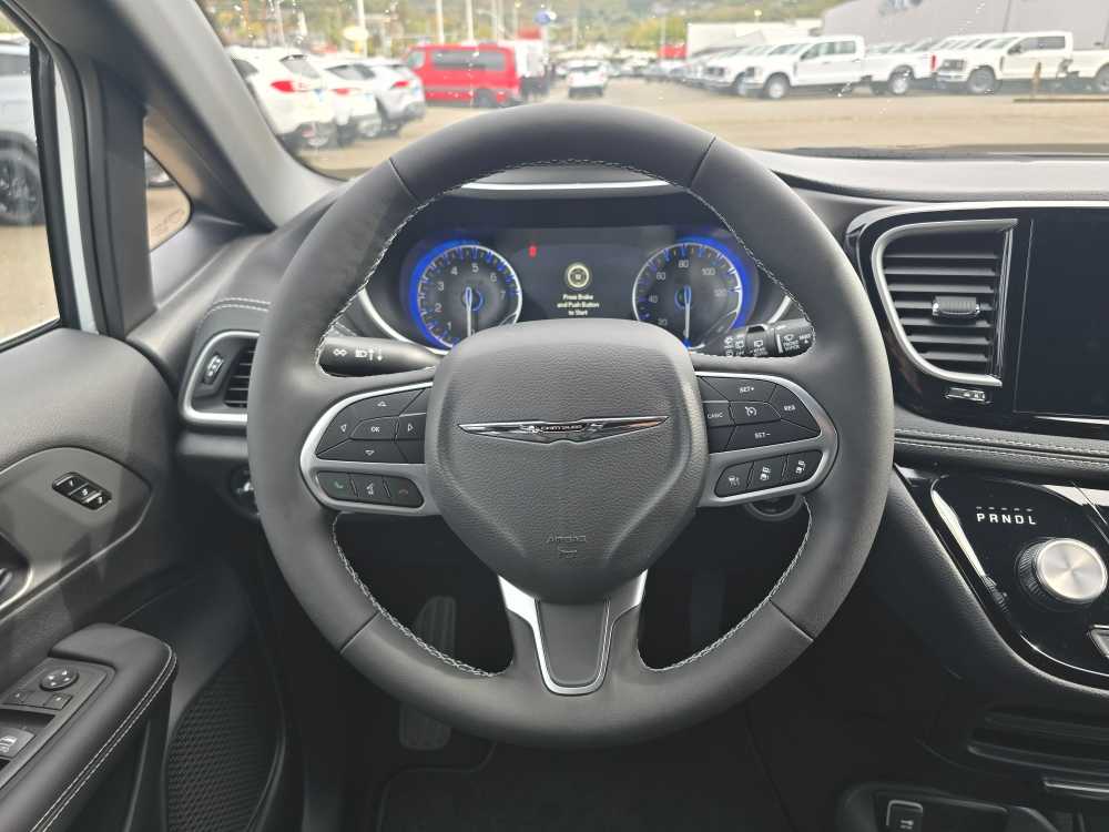 Thumbnail: 2026 Chrysler Pacifica - 11