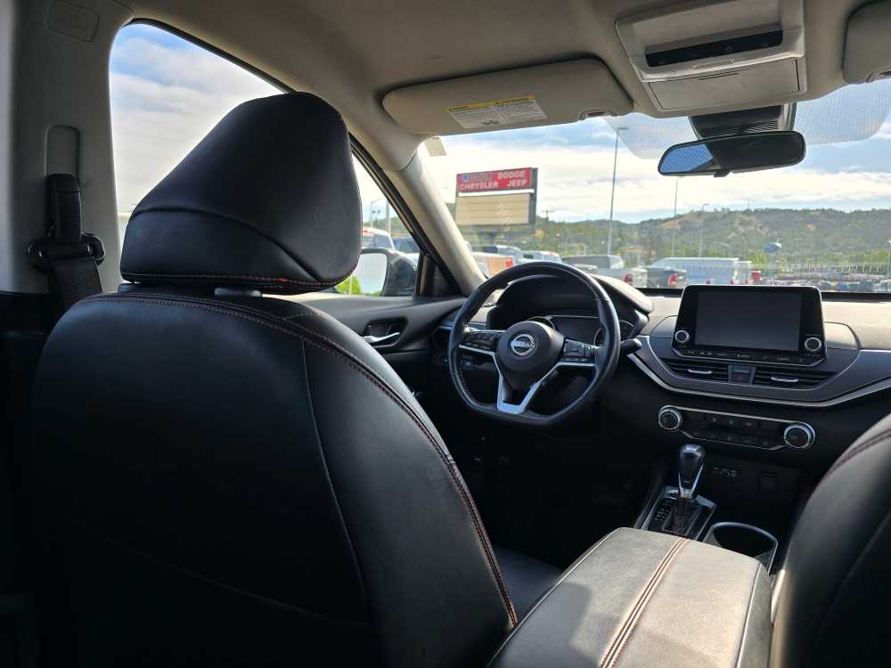 2023 Nissan Altima SR 10