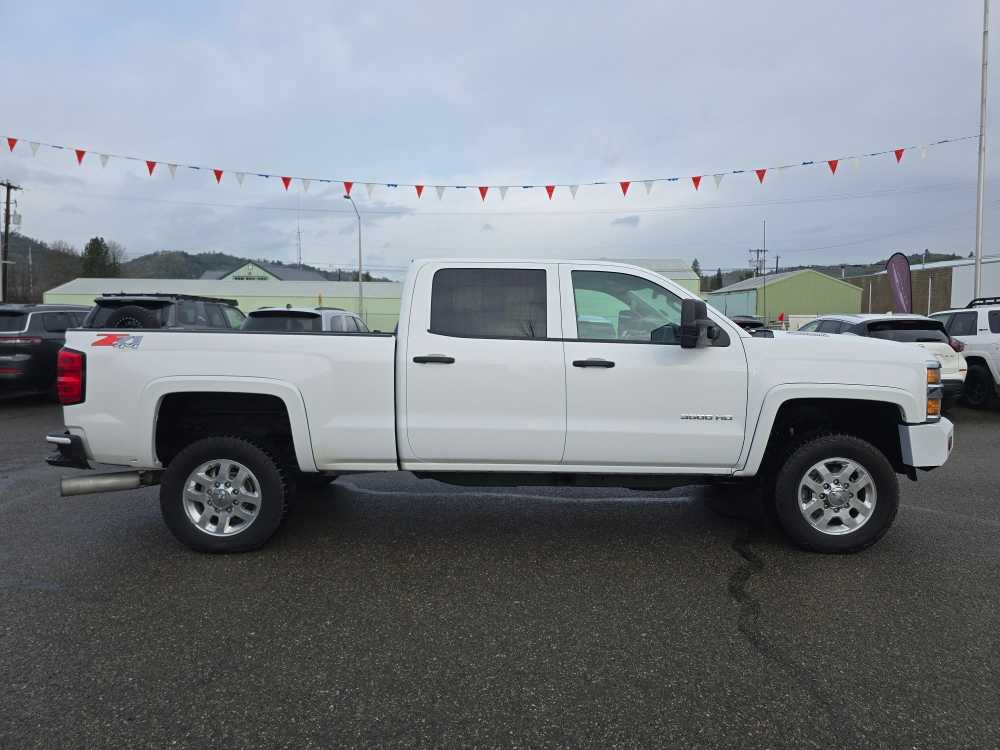 Thumbnail: 2015 Chevrolet Silverado 3500 - 6