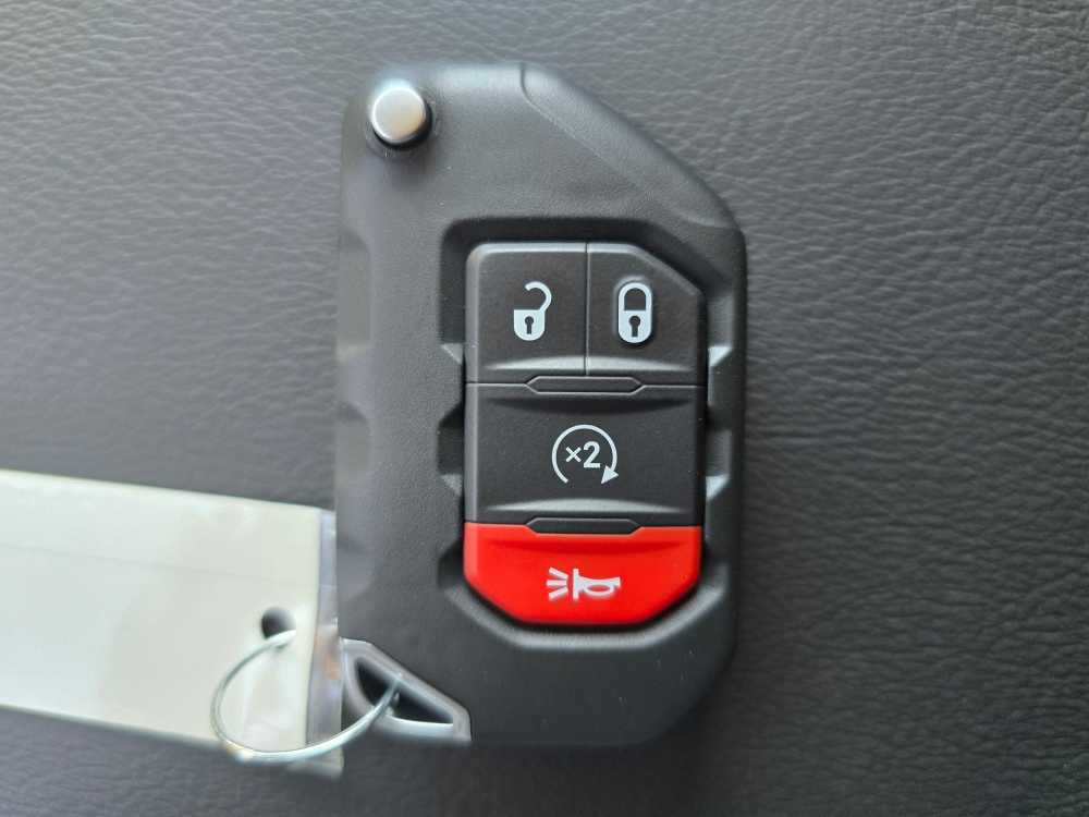 Thumbnail: 2025 Jeep Gladiator - 22