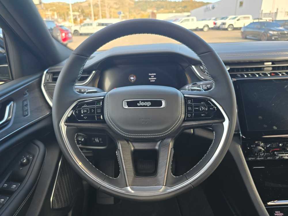 Thumbnail: 2025 Jeep Grand Cherokee - 11