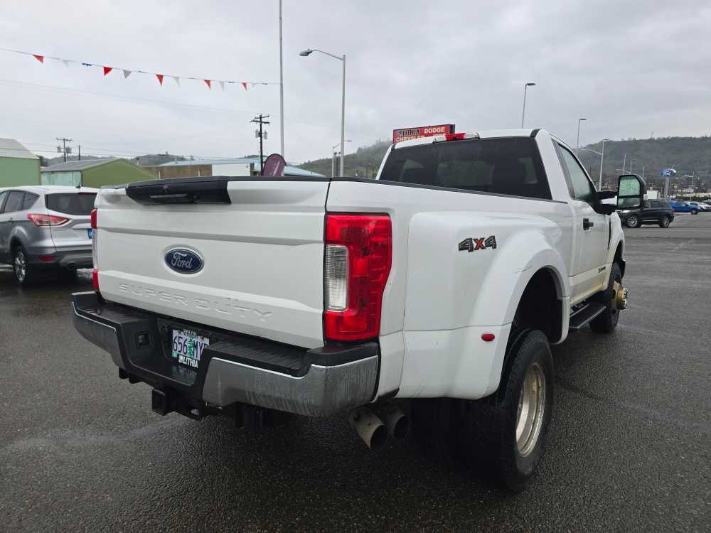 Thumbnail: 2019 Ford F-350 - 3