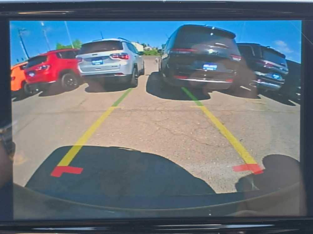 Thumbnail: 2026 Chrysler Pacifica - 20