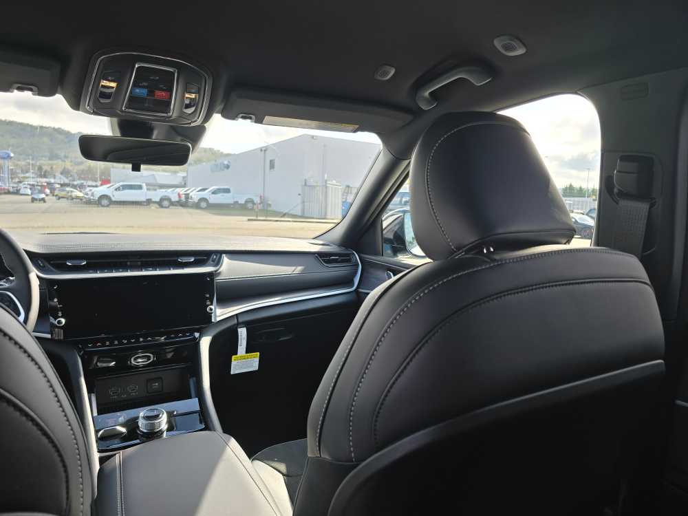 Thumbnail: 2026 Jeep Grand Cherokee - 14