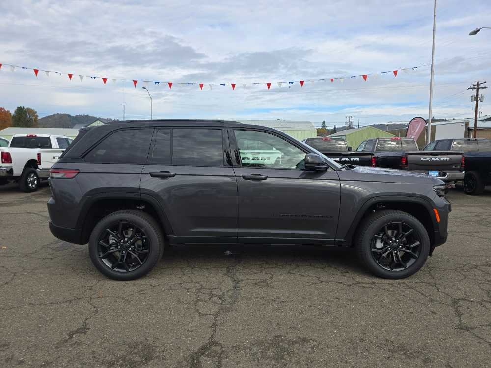 Thumbnail: 2025 Jeep Grand Cherokee - 6