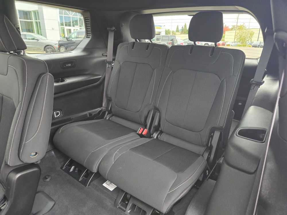 Thumbnail: 2024 Jeep Grand Cherokee L - 17