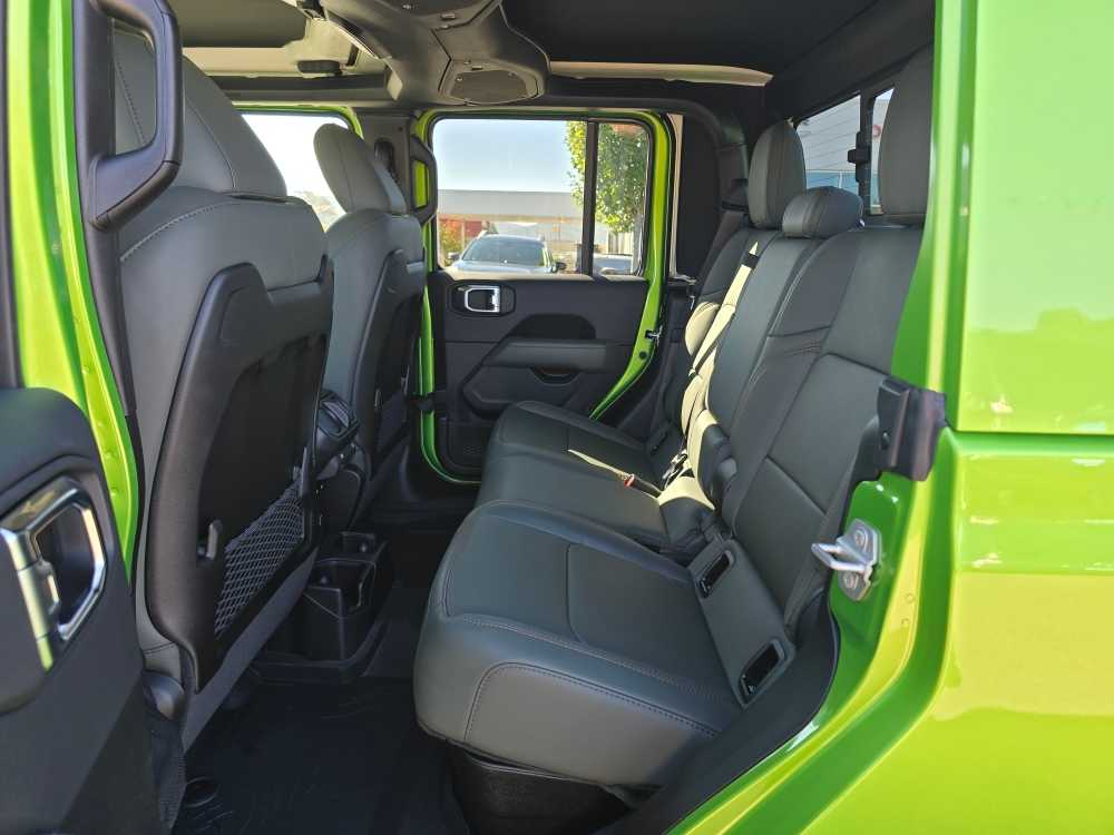 Thumbnail: 2025 Jeep Gladiator - 16