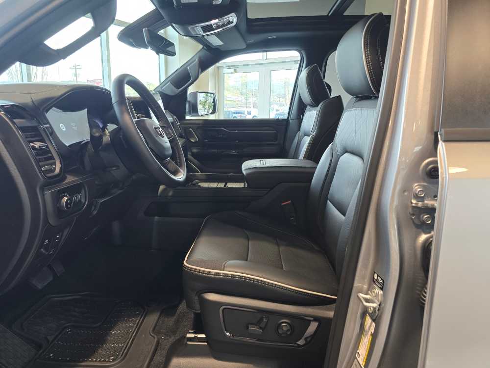 Thumbnail: 2026 RAM 1500 - 9