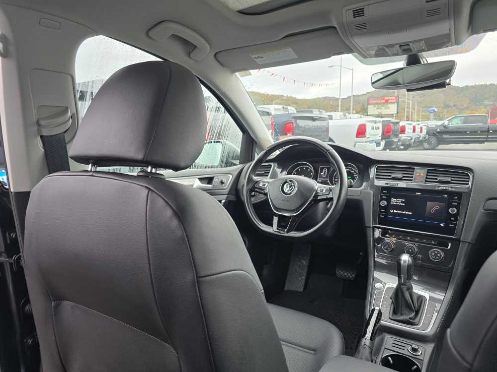 Thumbnail: 2018 Volkswagen Golf - 10