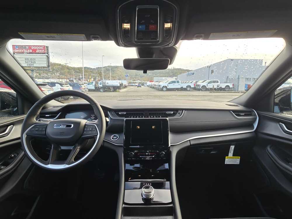 Thumbnail: 2025 Jeep Grand Cherokee L - 15