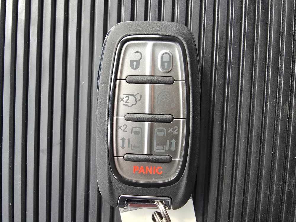 Thumbnail: 2026 Chrysler Pacifica - 22