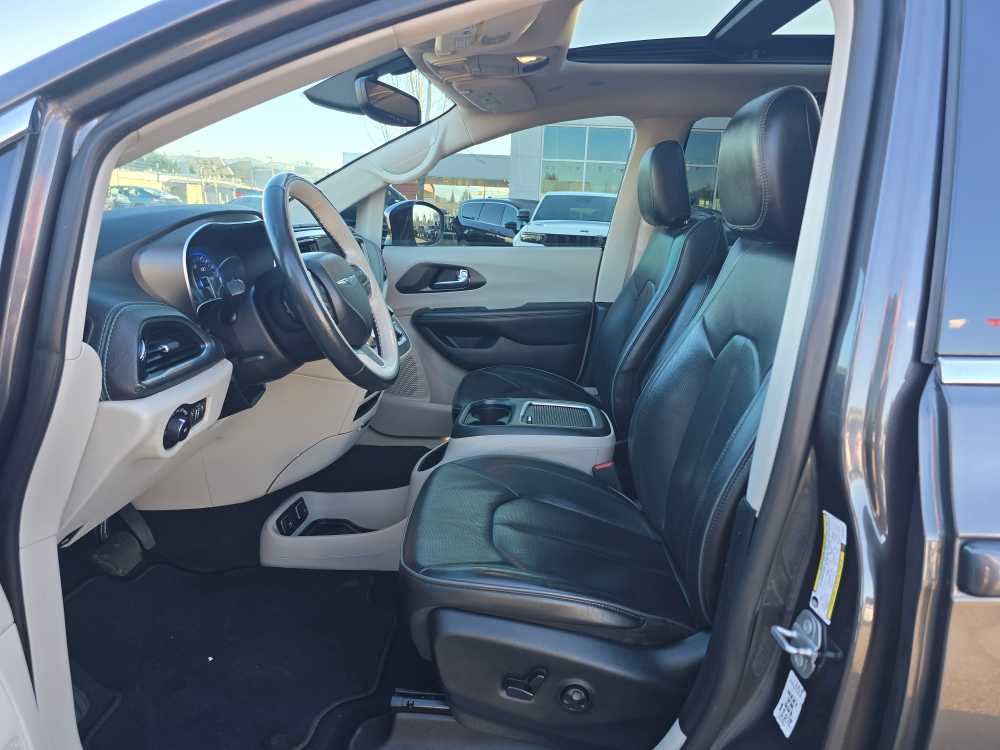 Thumbnail: 2020 Chrysler Pacifica - 9