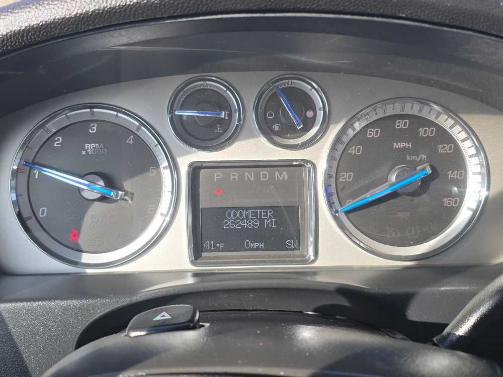 Thumbnail: 2010 Cadillac Escalade - 21