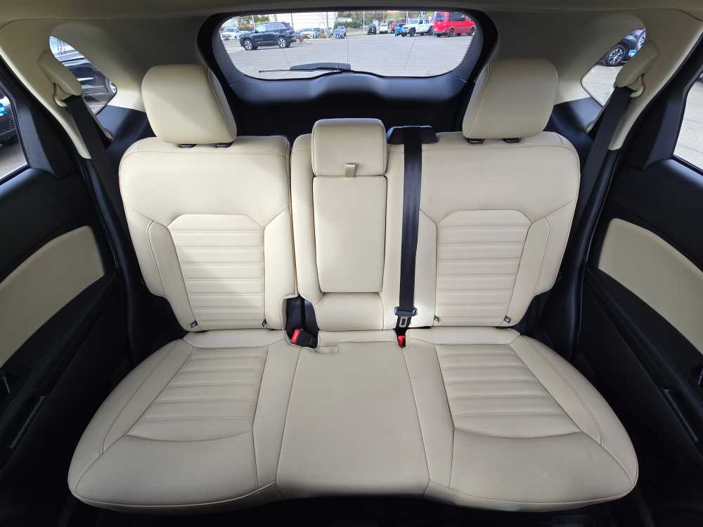 Thumbnail: 2019 Ford Edge - 17