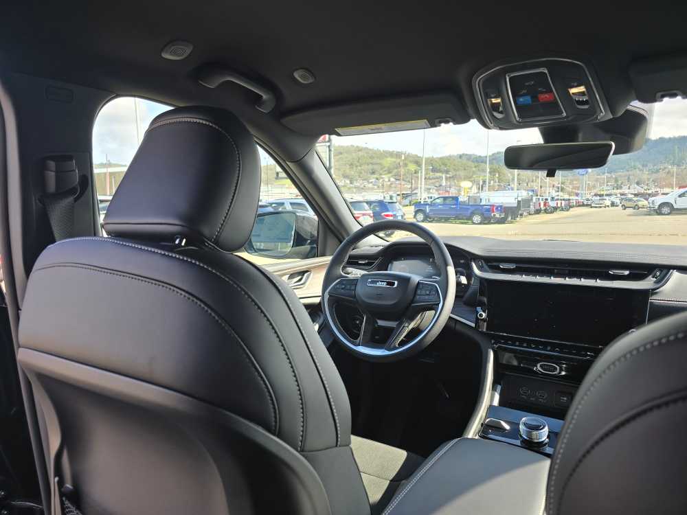 Thumbnail: 2026 Jeep Grand Cherokee - 10