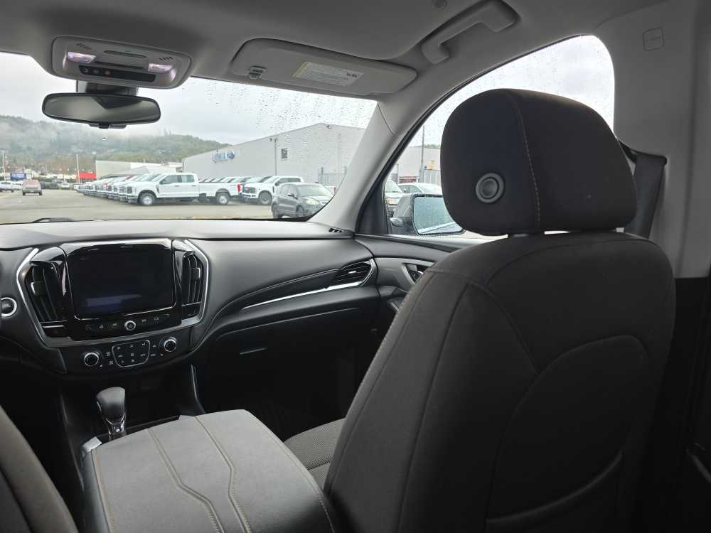 Thumbnail: 2021 Chevrolet Traverse - 14